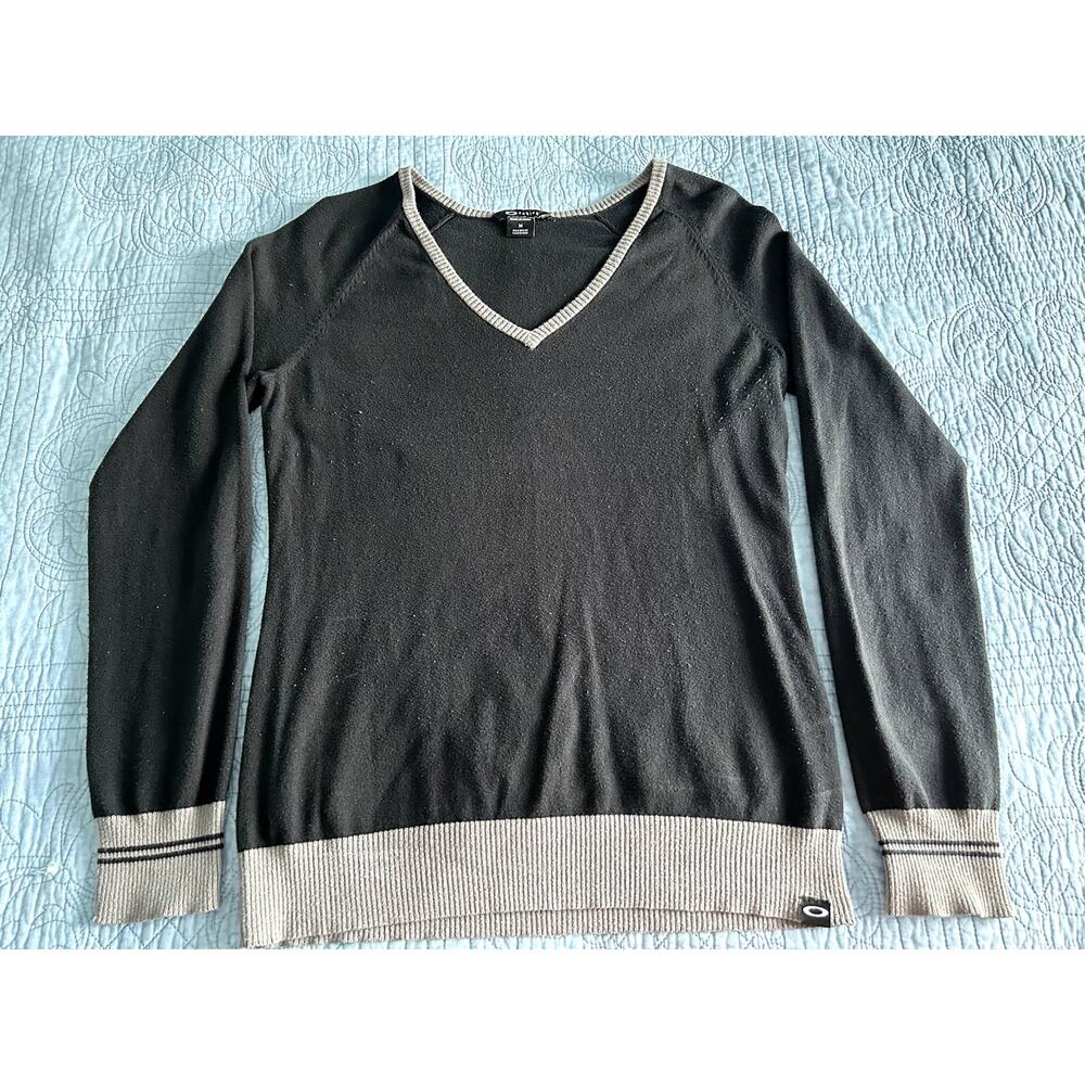 Women Oakley V Neck Sweater Size Medium Pre Owned Black and Gray